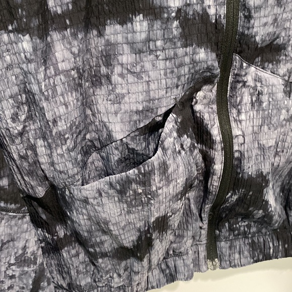 Gymshark Cropped Jacket - Picture 3 of 9